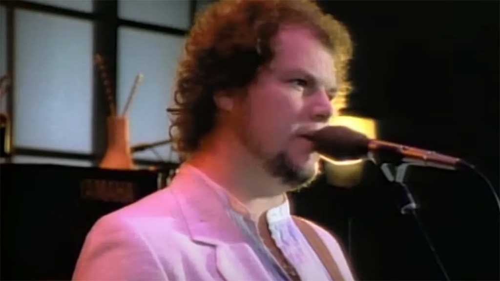 Christopher Cross – Arthur’s Theme (Best That You Can Do)